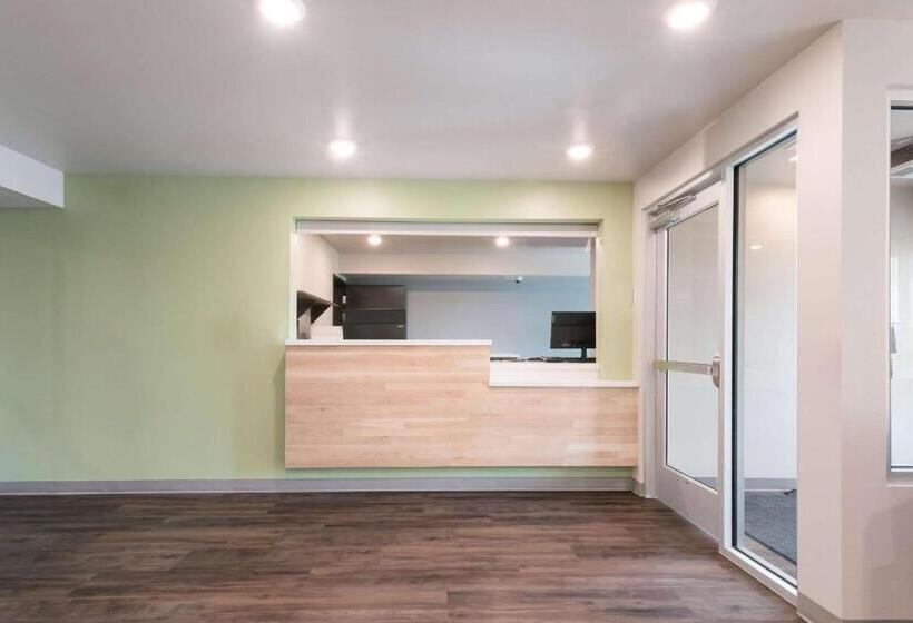 Отель Woodspring Suites Philadelphia Northeast