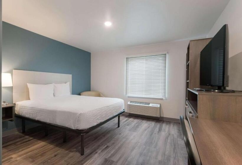 Отель Woodspring Suites Philadelphia Northeast