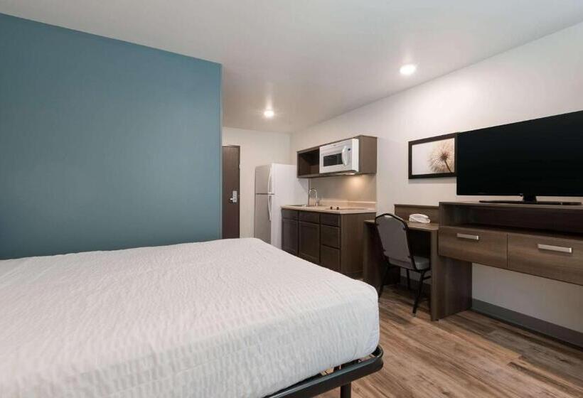 Отель Woodspring Suites Philadelphia Northeast