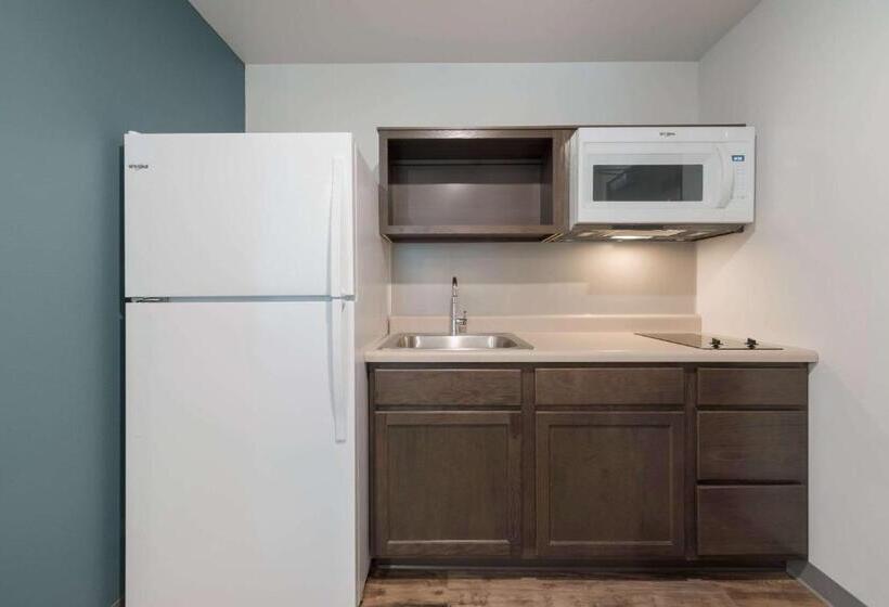 Отель Woodspring Suites Philadelphia Northeast