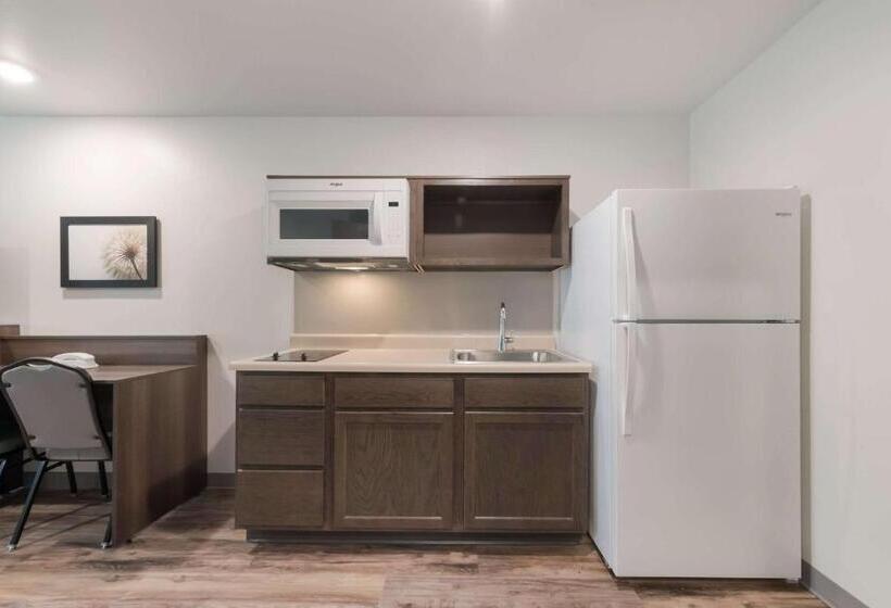 Отель Woodspring Suites Philadelphia Northeast