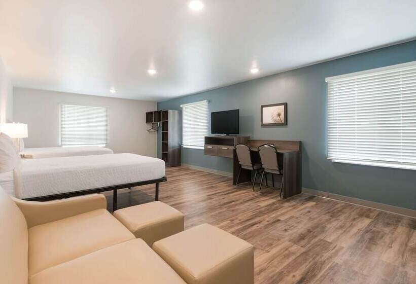 Отель Woodspring Suites Philadelphia Northeast