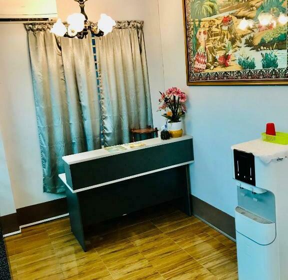 Oyo 90330 Vvilla Motel