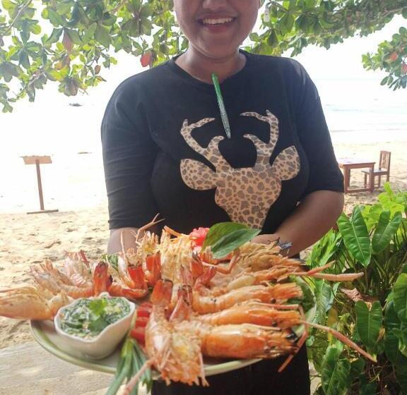 بنسيون Kohjum Seafront Resort