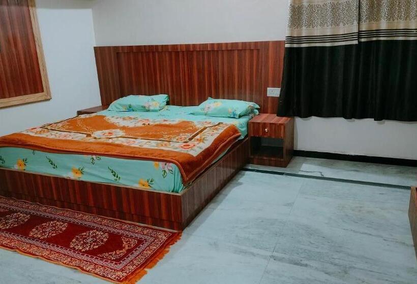 Пансион Laxmanji Villas