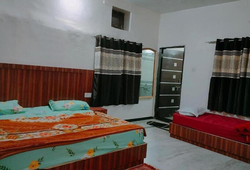 Пансион Laxmanji Villas