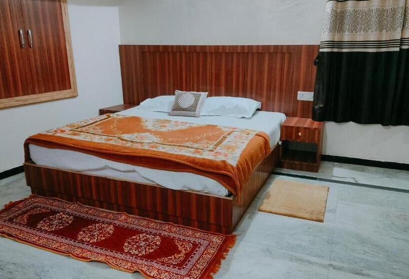 Пансион Laxmanji Villas