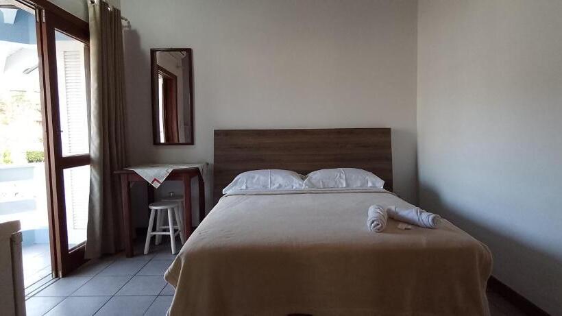 پانسیون Residencial Da Praça Garopaba