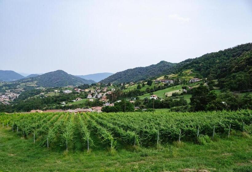 منتجع Agriturismo Podere Cavaga Lago D Iseo Agribio Winery