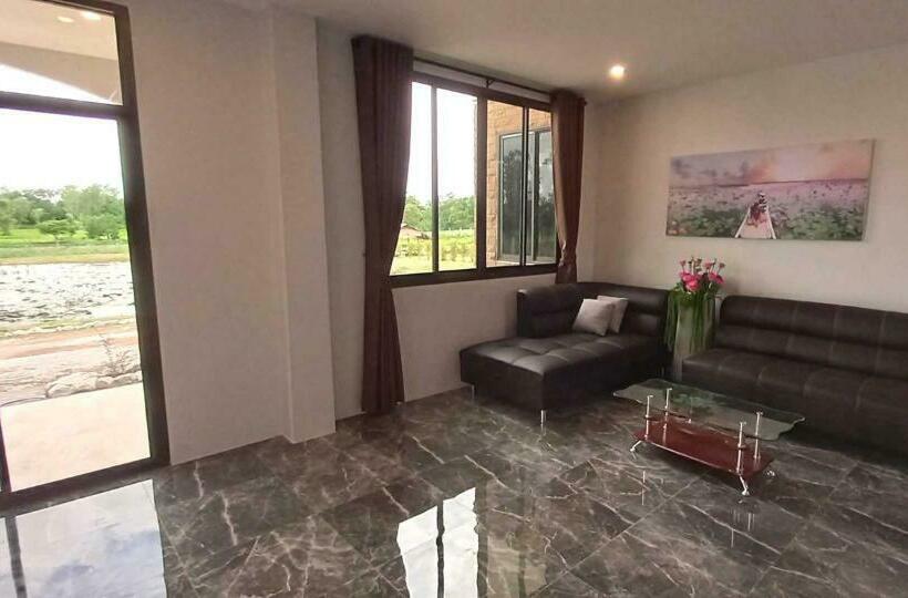 Bua Daeng Homestay Resort