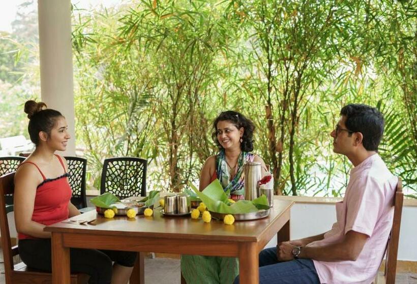 리조트 Sarth Ayurveda Retreat And Wellness Centre