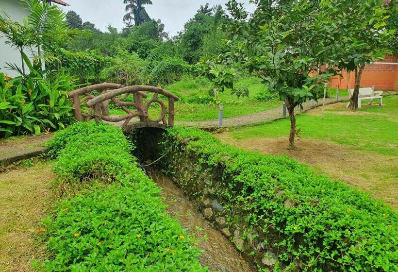 منتجع Sarth Ayurveda Retreat And Wellness Centre