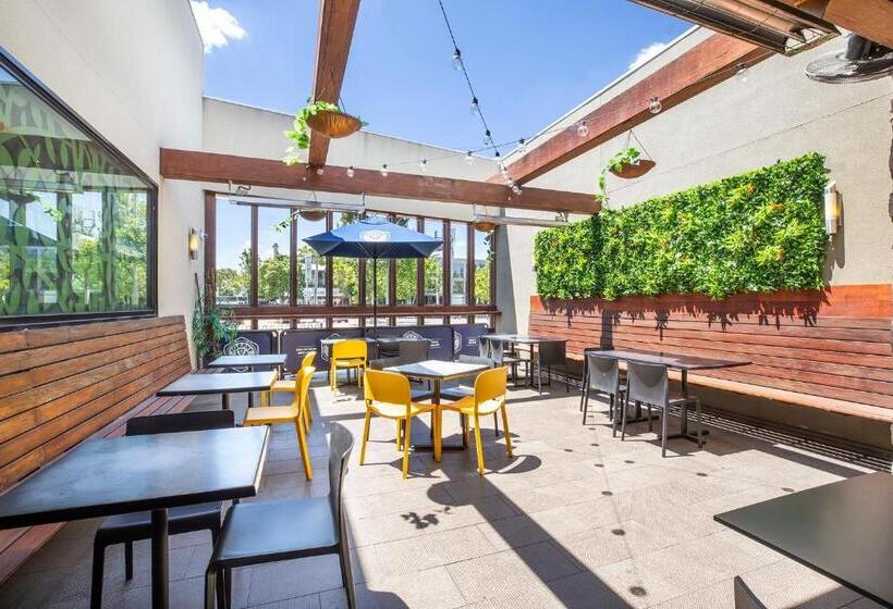 Royal Hotel By Nightcap Social