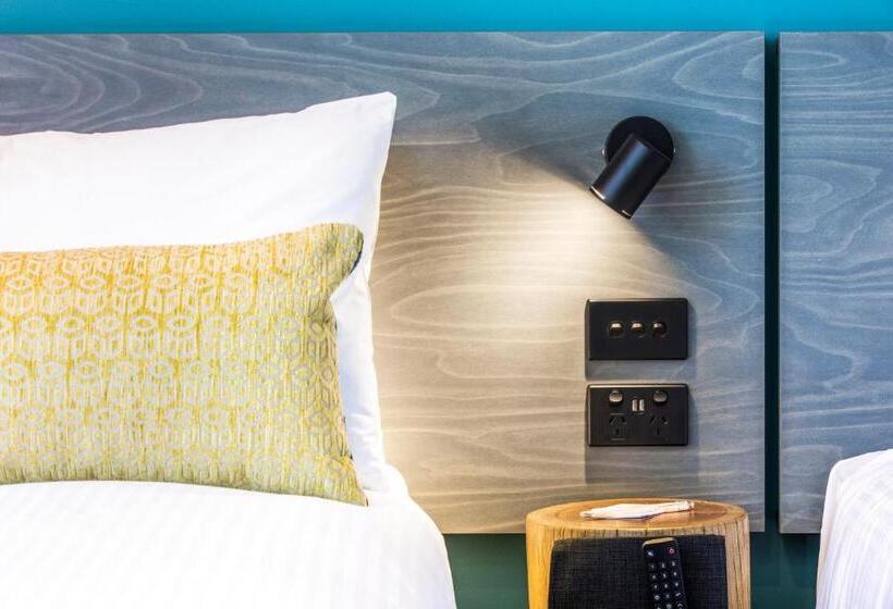 Royal Hotel By Nightcap Social