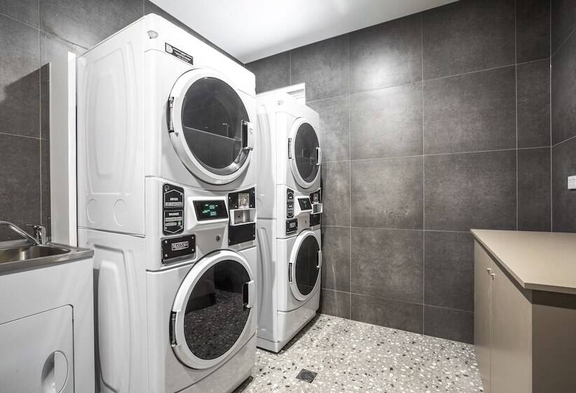 Royal Hotel By Nightcap Social