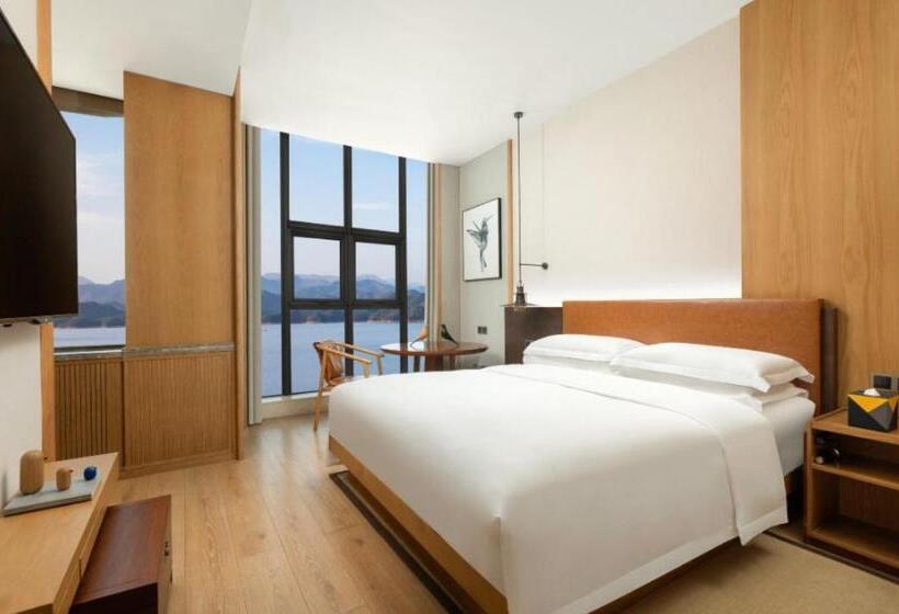 Отель Voco Thousand Island Lake, An Ihg