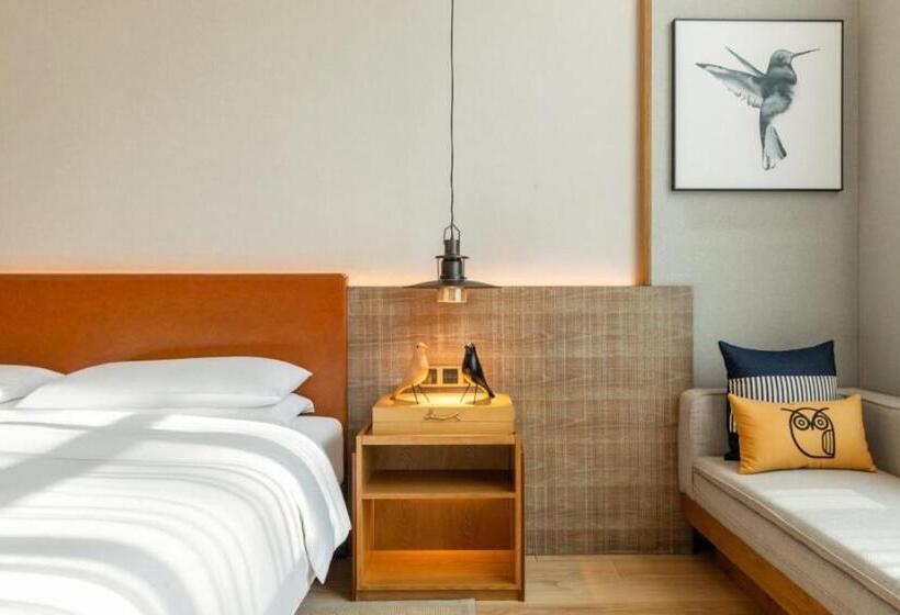 Отель Voco Thousand Island Lake, An Ihg