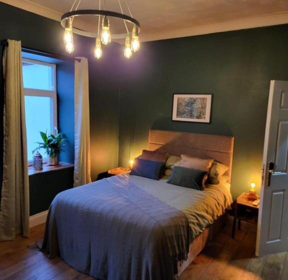 فندق صغير The Ancient Briton