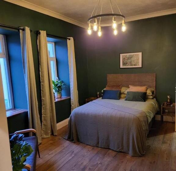 فندق صغير The Ancient Briton