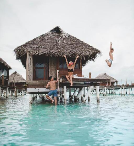 Azul Over The Water Resort