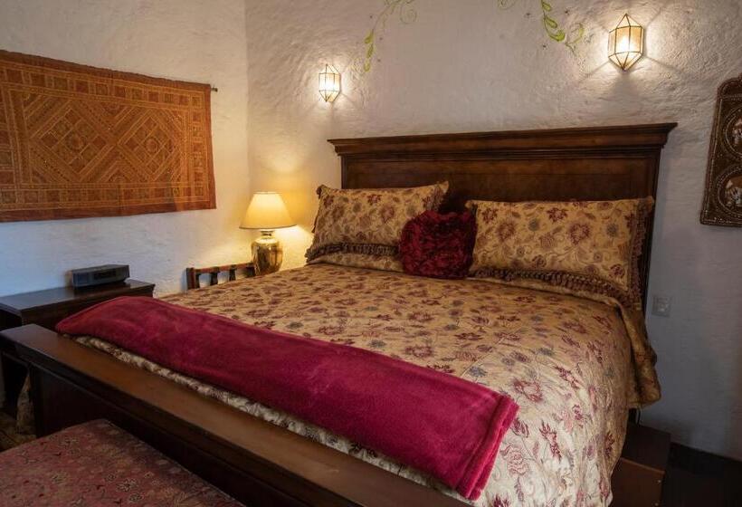 تختخواب و صبحانه Oasis In San Miguel