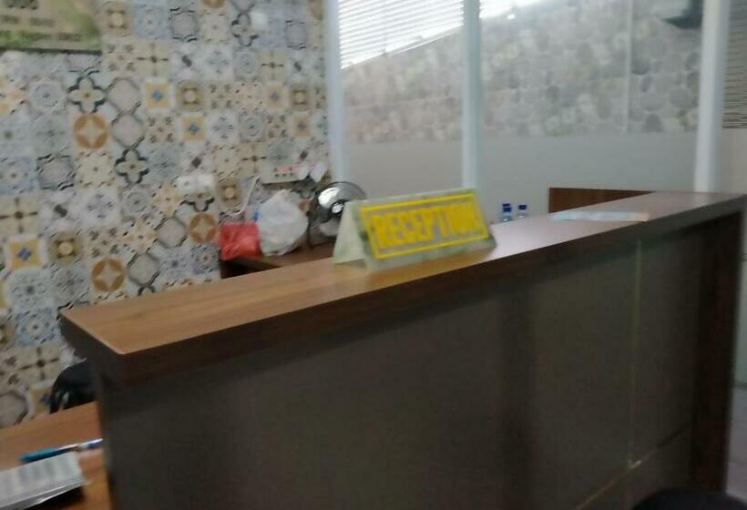 ホテル Brilliant Residence Gading Serpong Redpartner