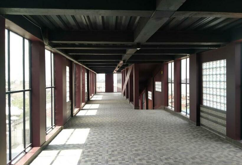 ホテル Brilliant Residence Gading Serpong Redpartner