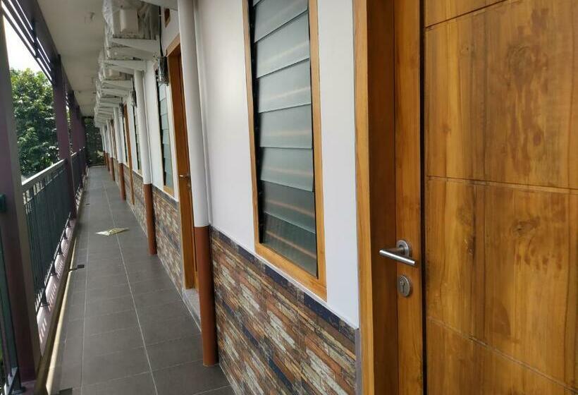 ホテル Brilliant Residence Gading Serpong Redpartner