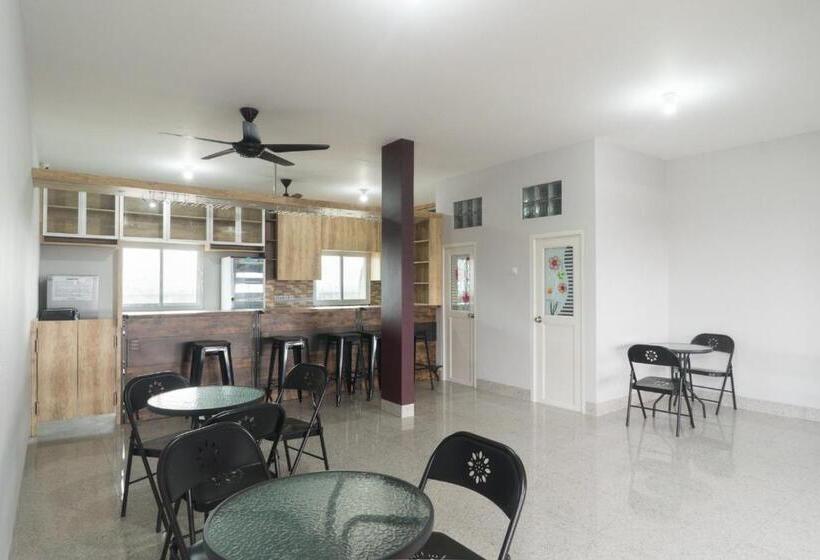 ホテル Brilliant Residence Gading Serpong Redpartner