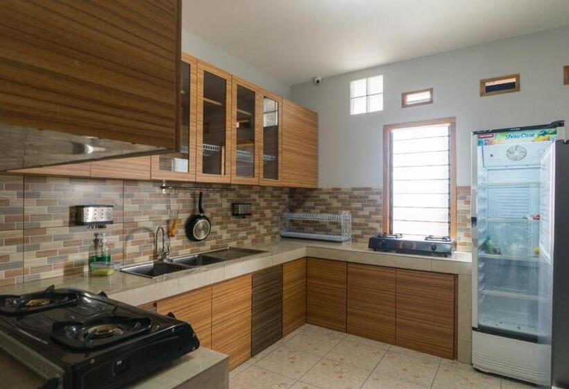 ホテル Brilliant Residence Gading Serpong Redpartner