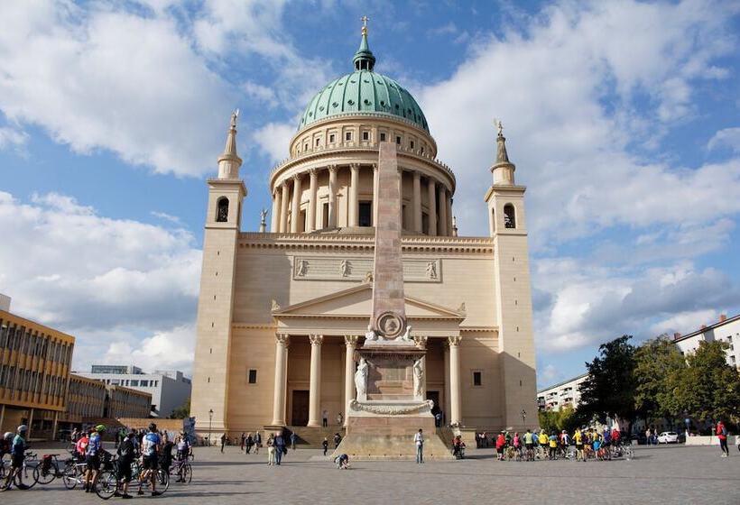 فندق Holiday Inn Express & Suites   Potsdam, An Ihg