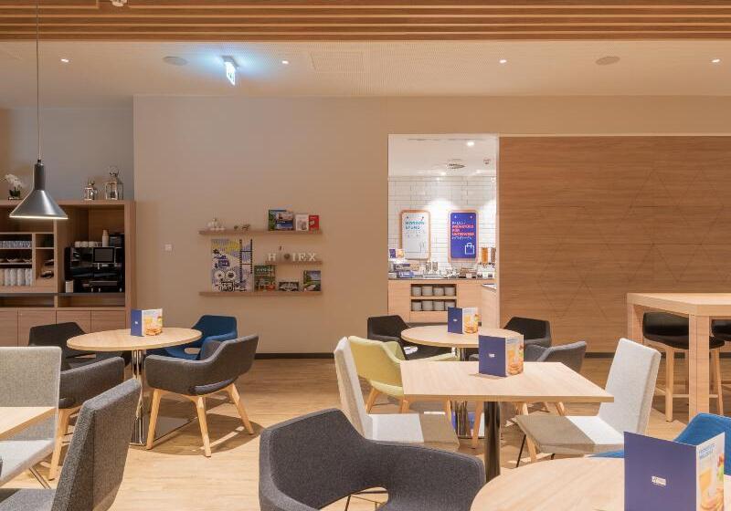 هتل Holiday Inn Express & Suites   Potsdam, An Ihg