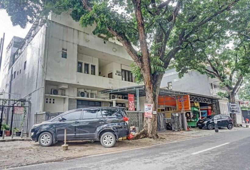 호텔 Oyo 90689 Lily House