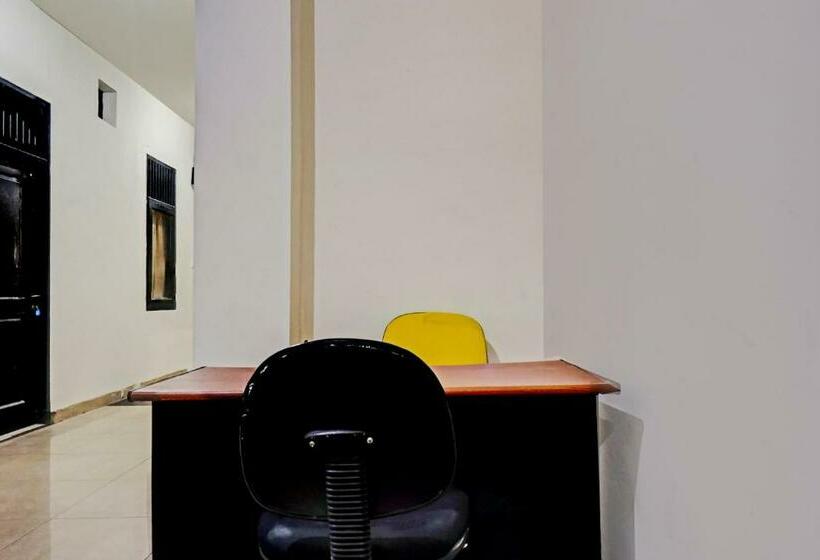 호텔 Oyo 90689 Lily House