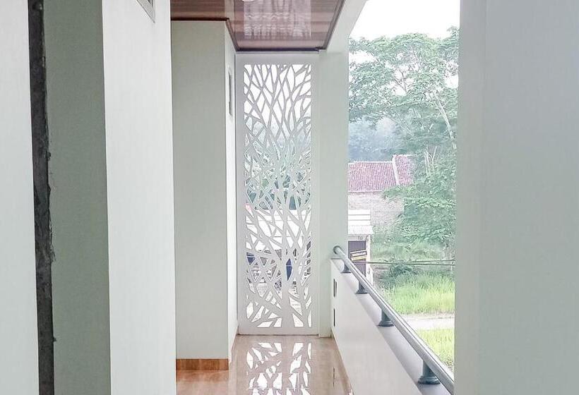 Hotel Reddoorz Near Exit Tol Kotabaru Itera Lampung