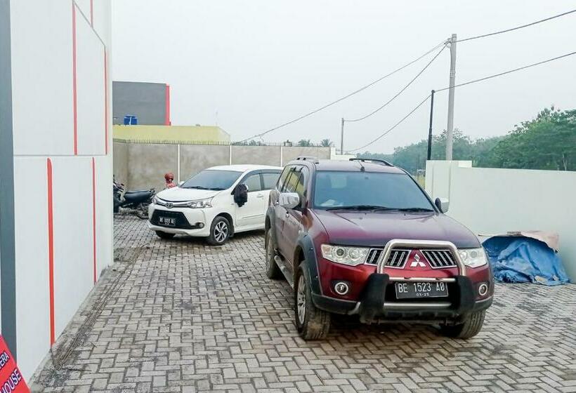 Hotel Reddoorz Near Exit Tol Kotabaru Itera Lampung