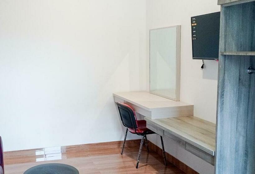 Hotel Reddoorz Near Exit Tol Kotabaru Itera Lampung