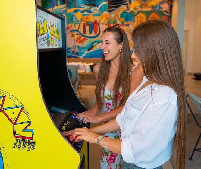 هتل Rove City Walk