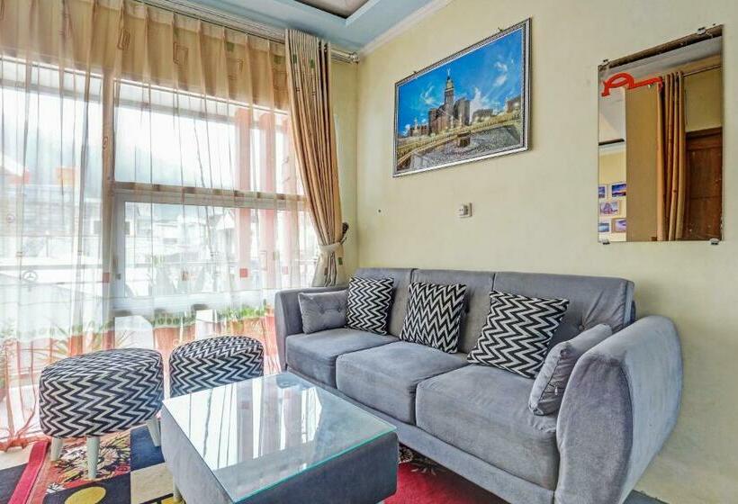 בית מלון כפרי Spot On 90698 Delfi Homestay Syariah