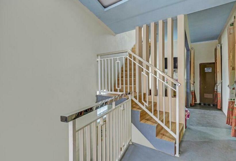 בית מלון כפרי Spot On 90698 Delfi Homestay Syariah