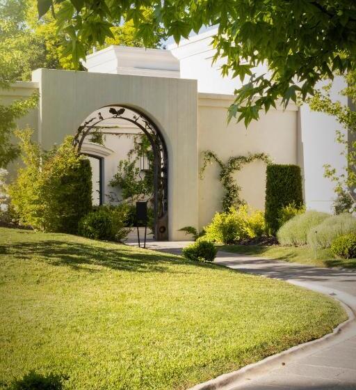 Отель Susana Balbo Winemaker´s House