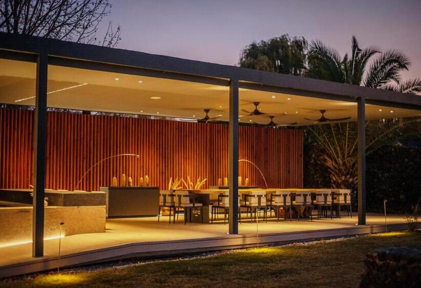 Отель Susana Balbo Winemaker´s House