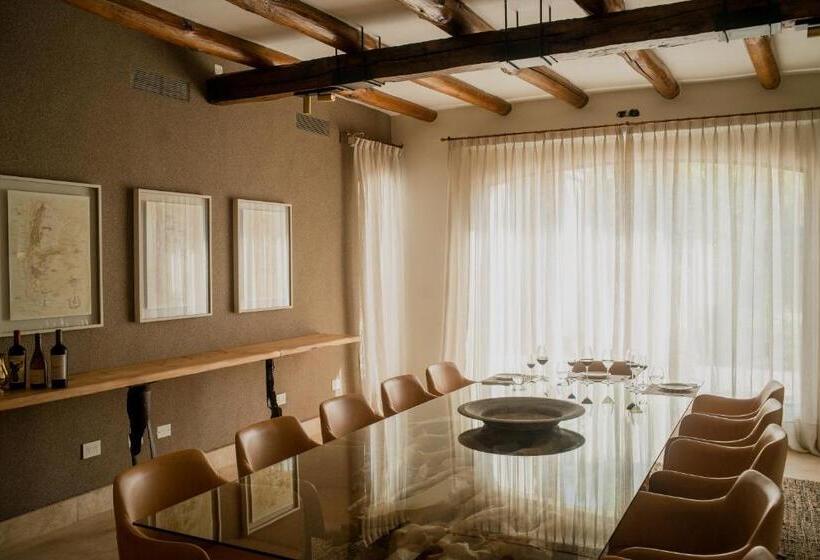 Отель Susana Balbo Winemaker´s House