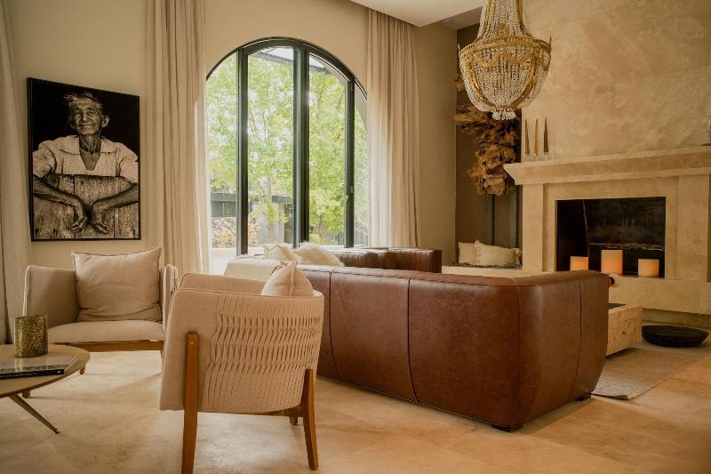 Отель Susana Balbo Winemaker´s House