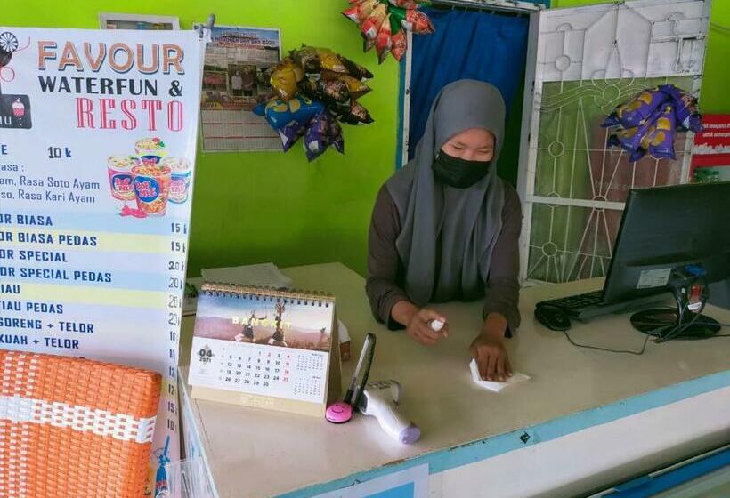 Отель Waterpark & Villa Favour Pagar Alam