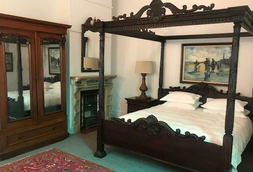 ペンション The Victoria House