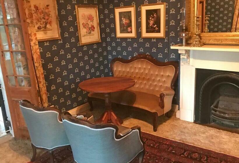 ペンション The Victoria House