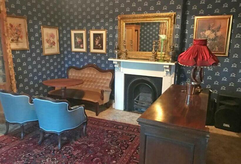 ペンション The Victoria House