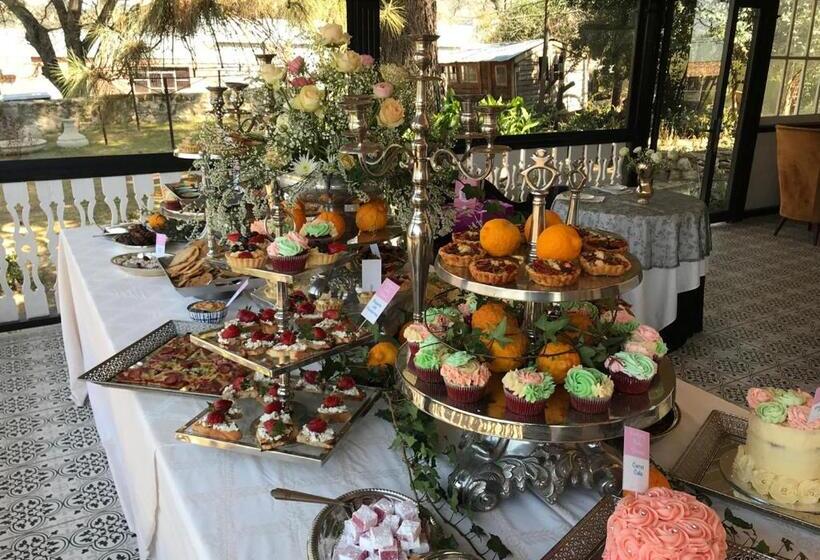 ペンション The Victoria House