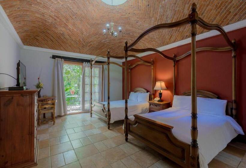 Atotonilco Hotel & Club